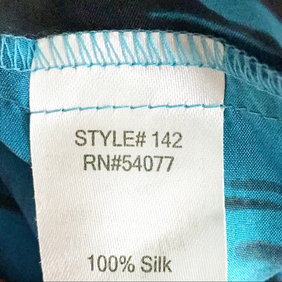 CAbi Silk Sleeveless Tiered Blue/ Black Om… - Picture 4 of 12